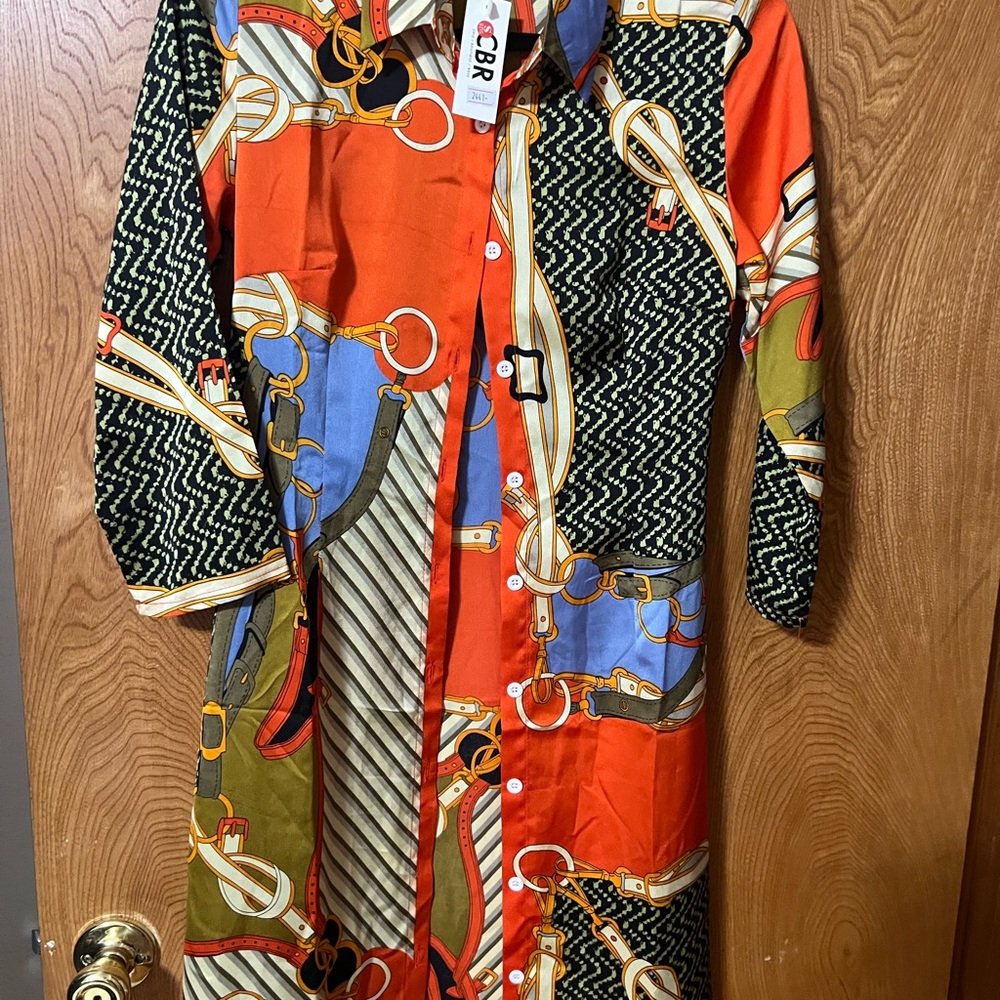 Colorful Patterned Button-Up Shirt - Picture 3 of 8